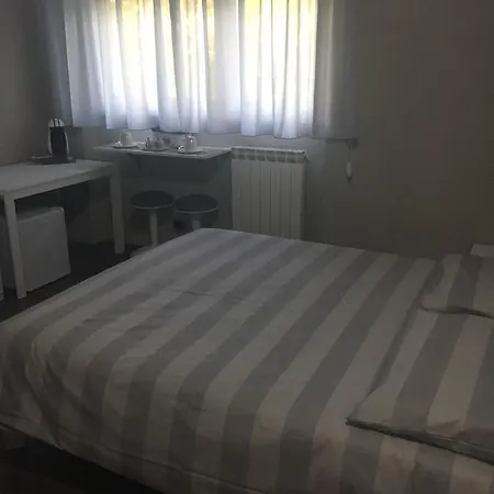 Family Rose Nocleg ze śniadaniem *
